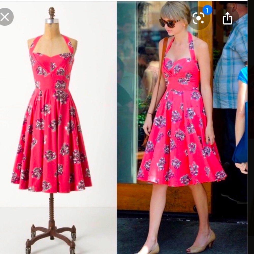 Cute floral dress!